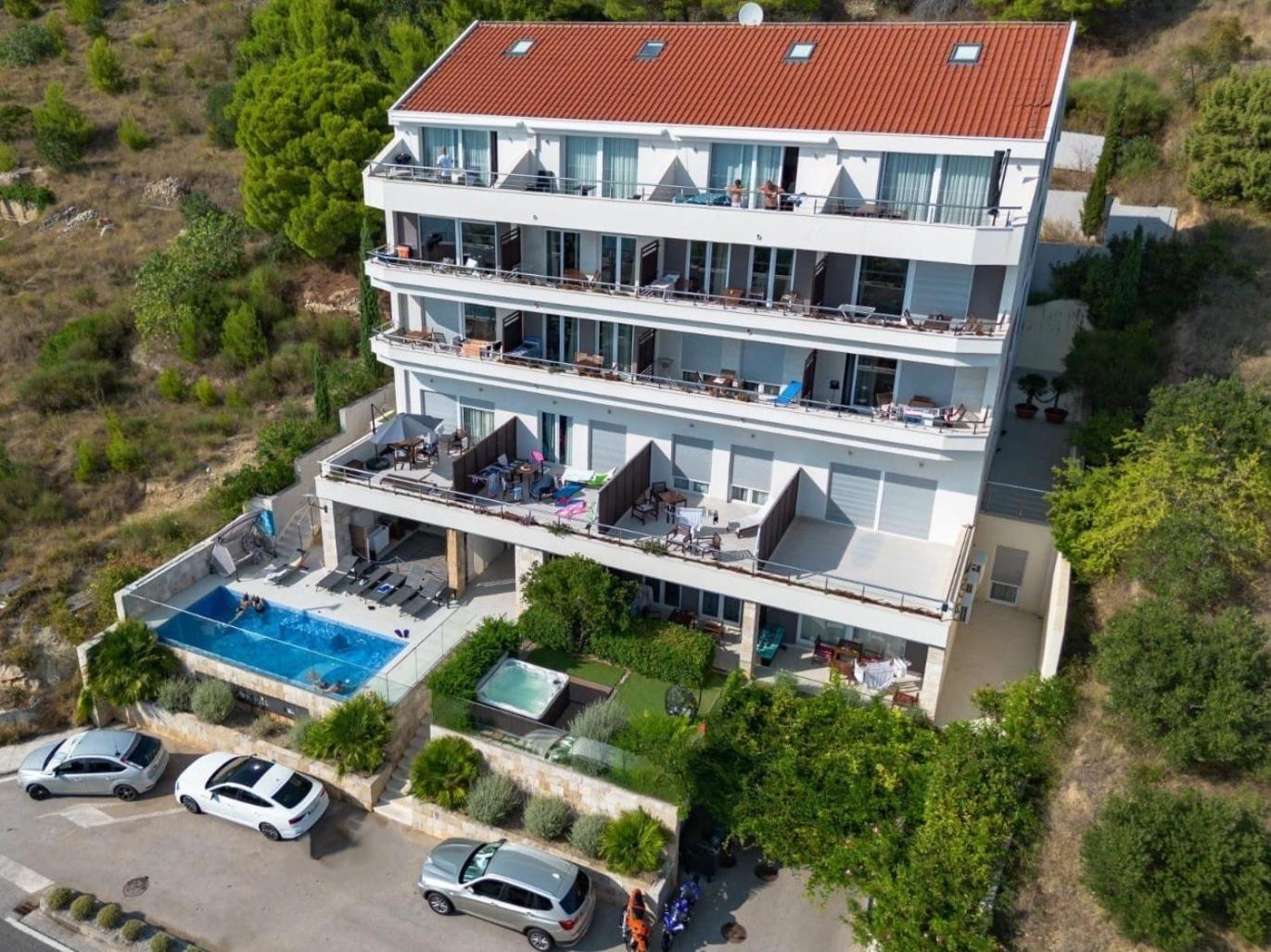 Villa Jolara With Heated Pool 미미체 외부 사진